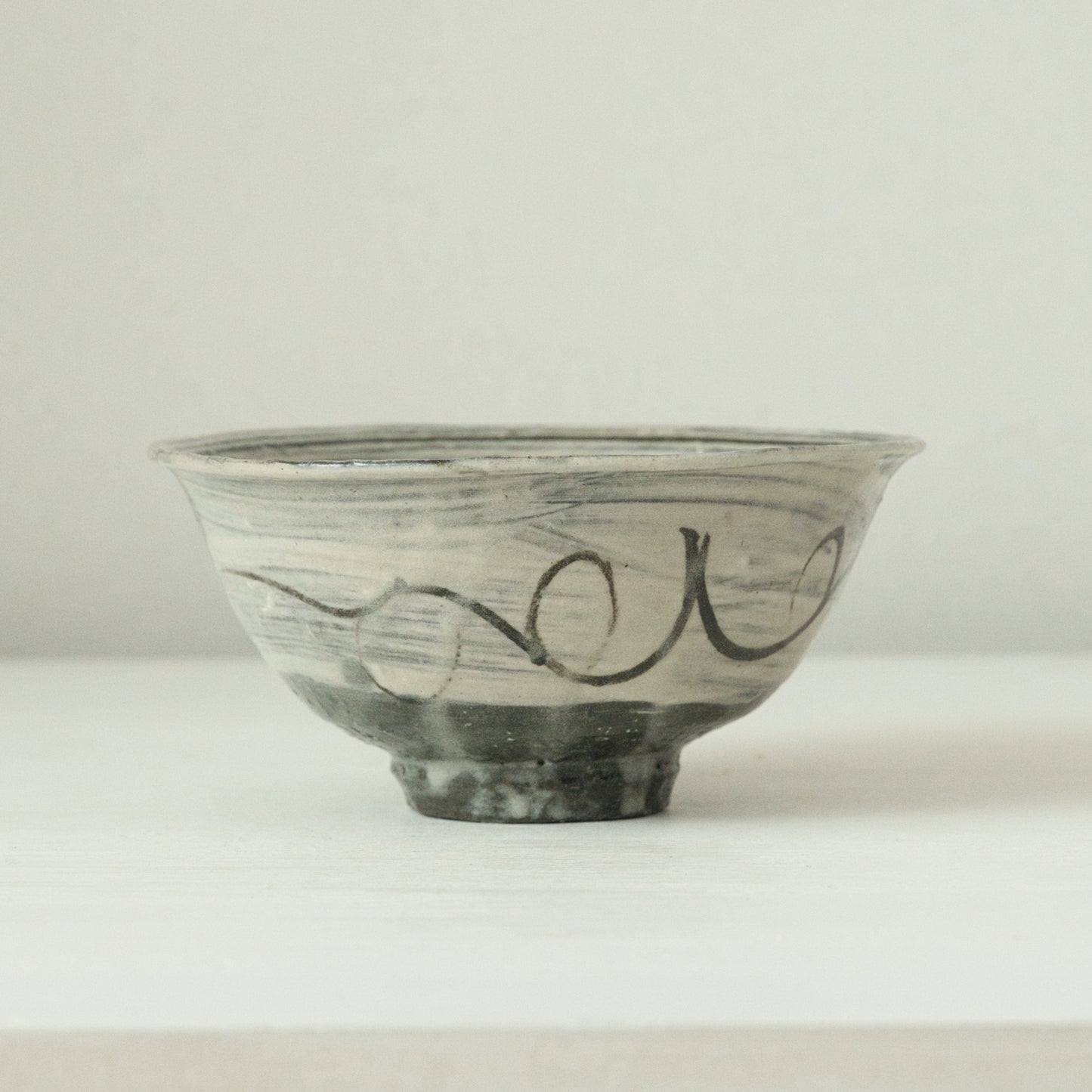 YN34矢野直人 絵刷毛目茶碗