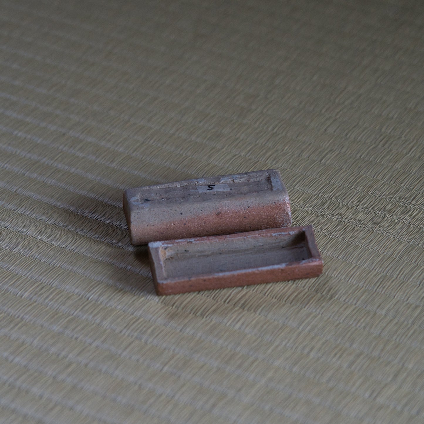 UXKY5 梶原靖元 備前唐津香合