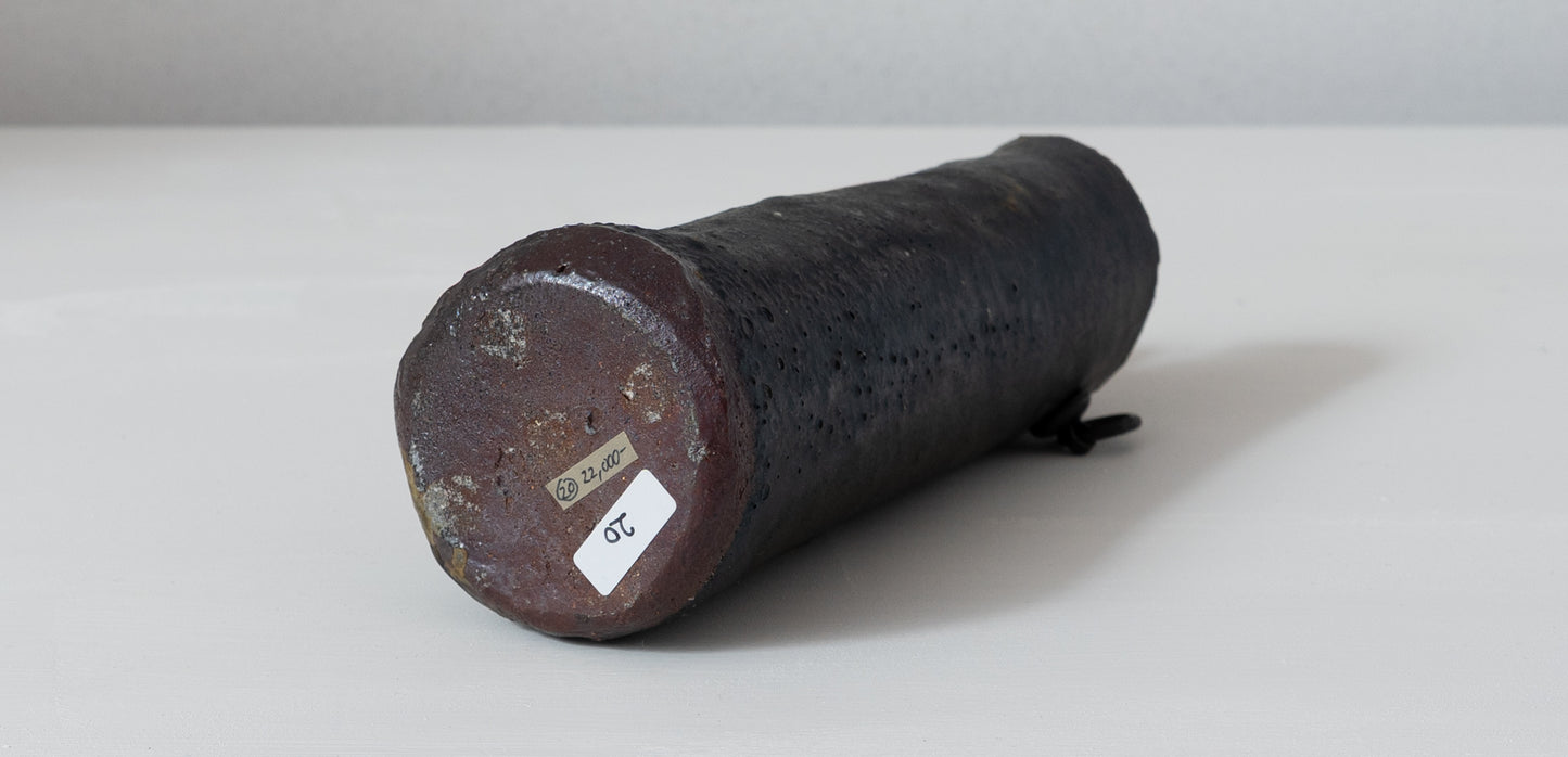 明賀亘史 黒唐津掛花入