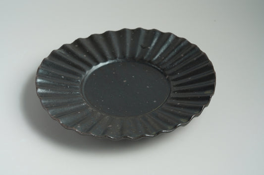 SM2 黒釉輪花皿 志村睦彦