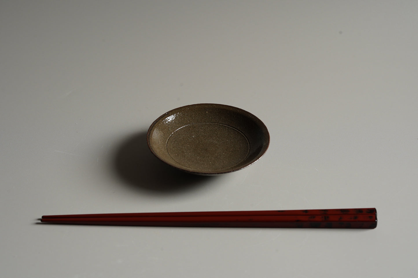 MR18 唐津豆皿 三藤るい