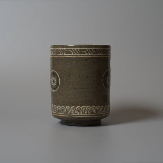 ko.IA03 伊藤明美 狂言袴筒茶碗