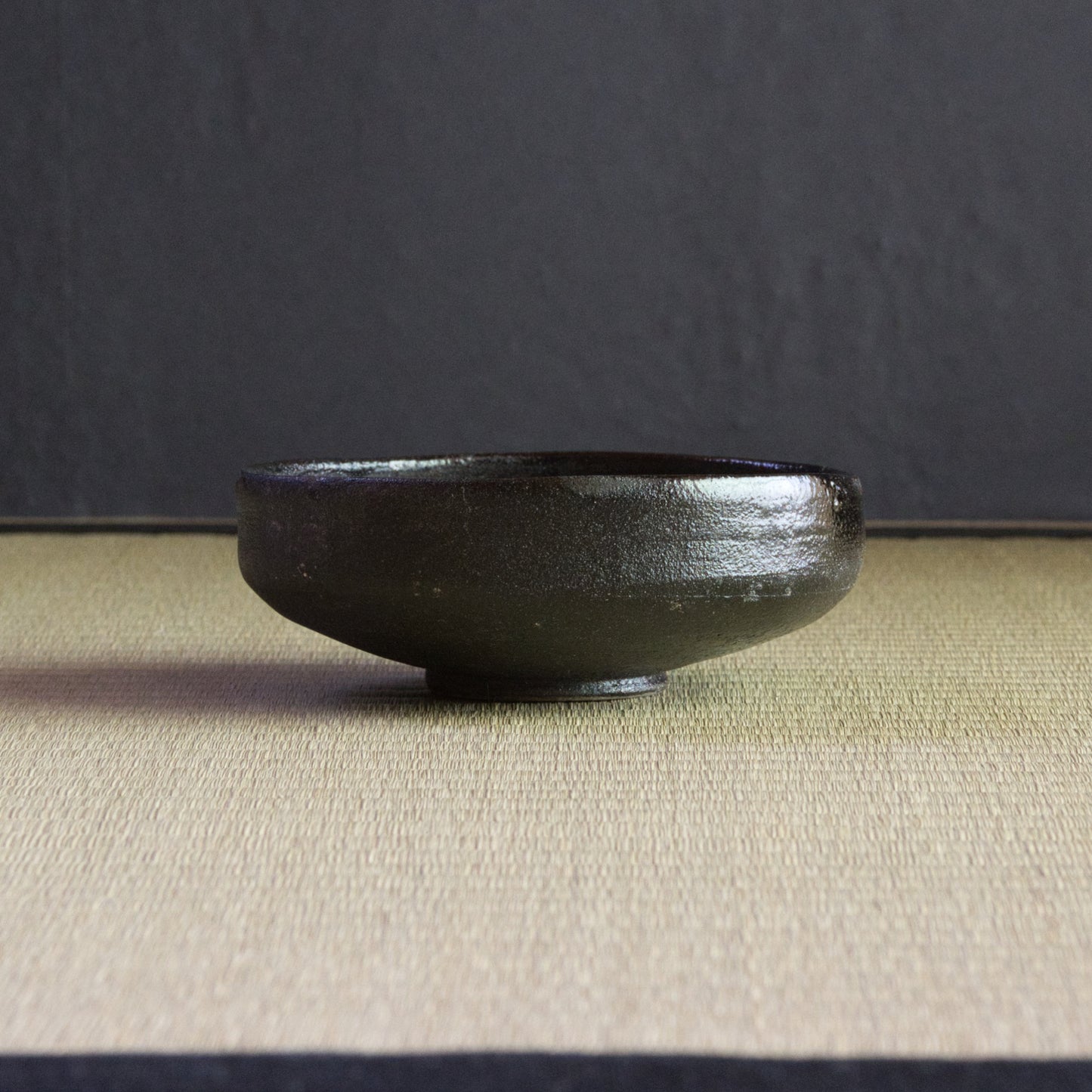 MREX05 黒唐津茶碗 共箱 三藤るい