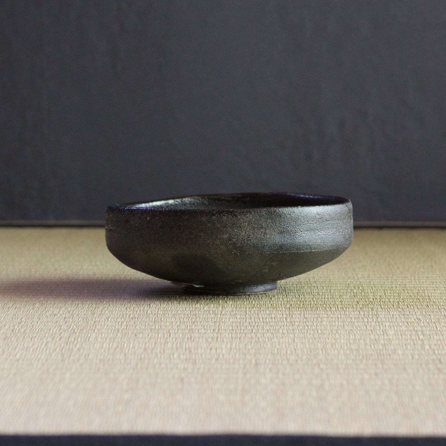 MREX05 黒唐津茶碗 共箱 三藤るい
