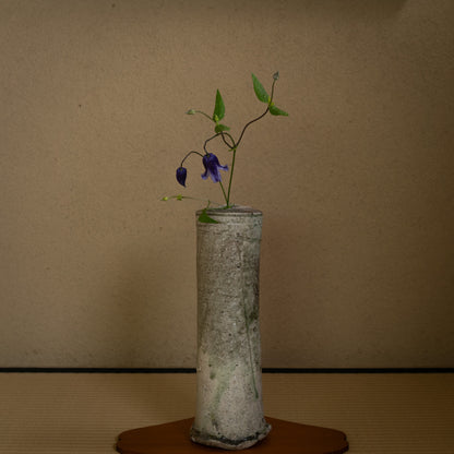 辻村唯　自然釉筒花入
