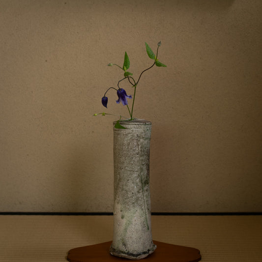 辻村唯　自然釉筒花入