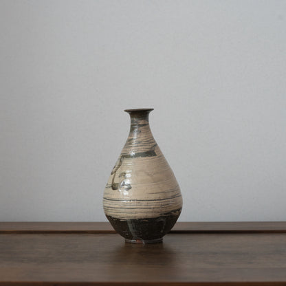 YTEX Hagi Brushed Iron Painted Bottle by Yoshino Tori