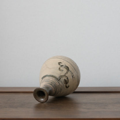 YTEX Hagi Brushed Iron Painted Bottle by Yoshino Tori