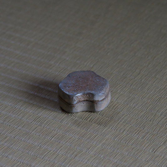 UXKY4 梶原靖元 備前唐津香合