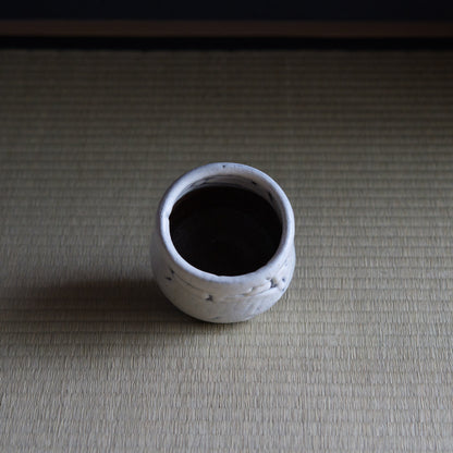 UXIA5 伊藤明美 白釉火入（上野）