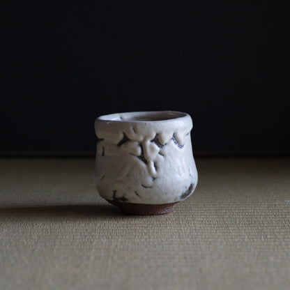 UXIA5 伊藤明美 白釉火入（上野）