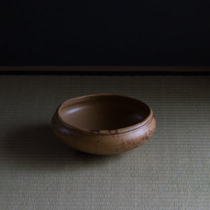 UXIA6 伊藤明美 伊羅保釉灰器