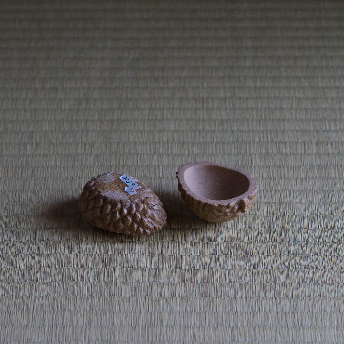 UXIA11 伊藤明美 松ぼっくり香合