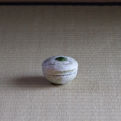 UXTY3 辻村唯 自然釉香合