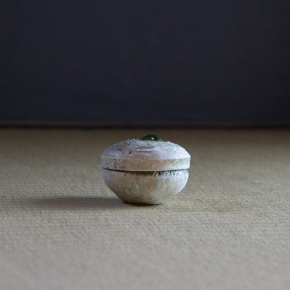 UXTY3 辻村唯 自然釉香合