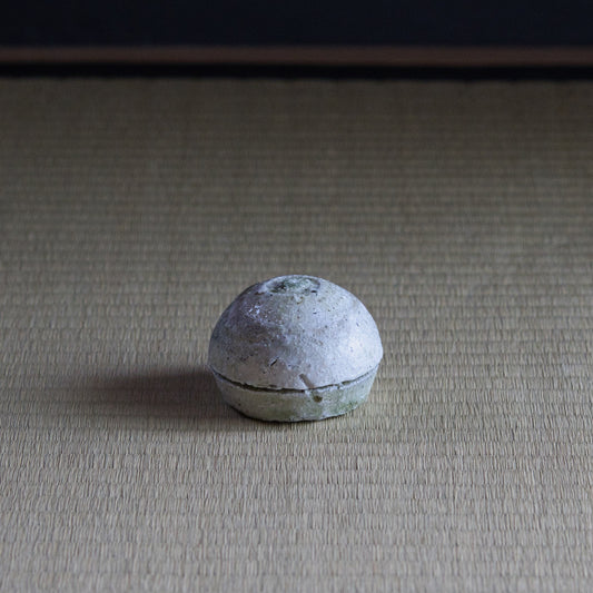 UXTY5 辻村唯 自然釉香合