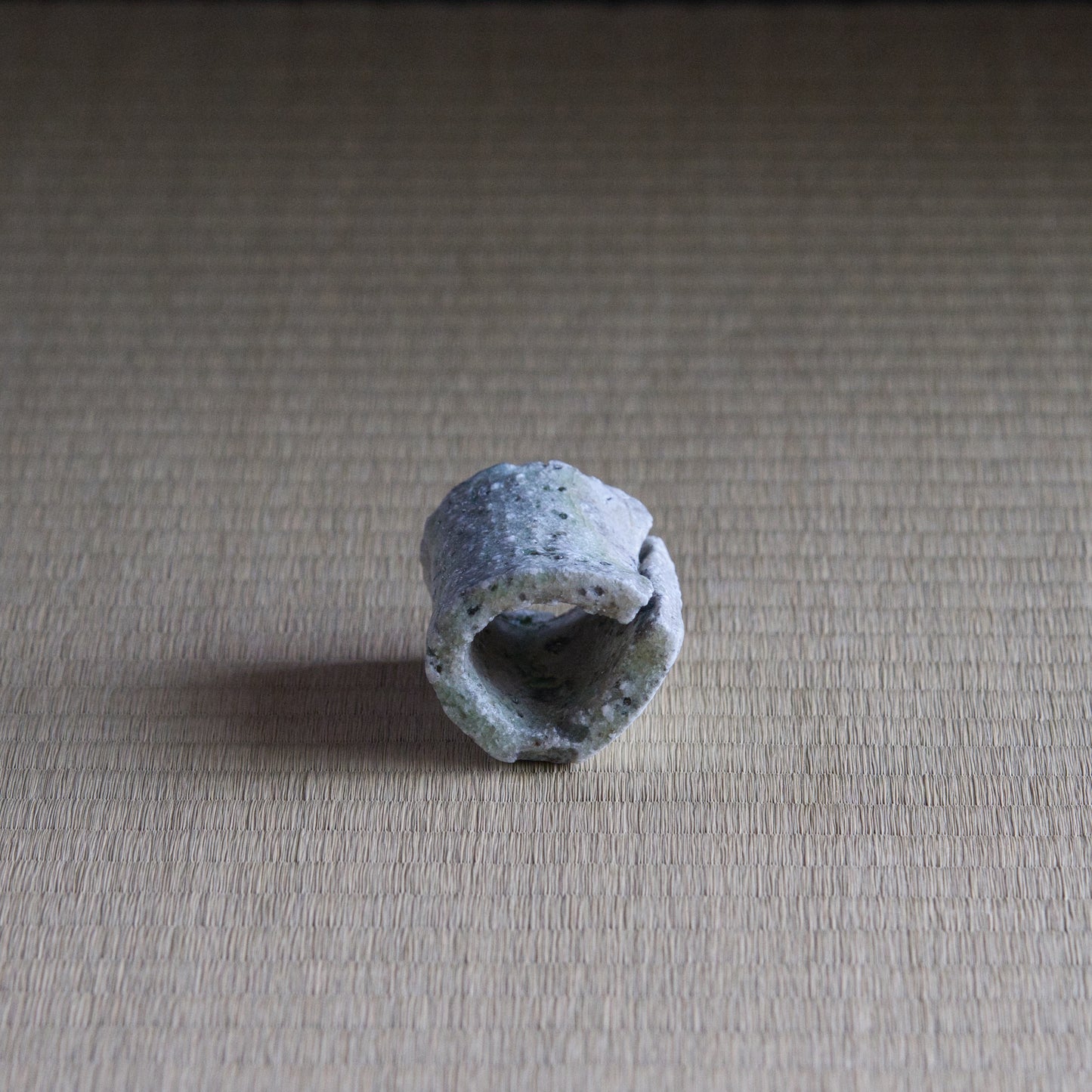 UXTY16 辻村唯 自然釉細蓋置