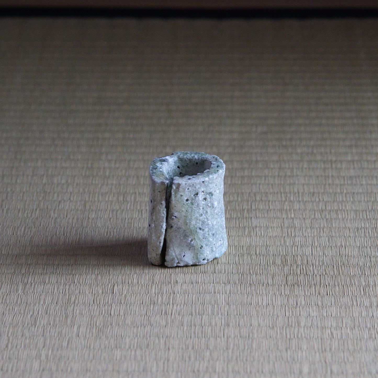 UXTY16 辻村唯 自然釉細蓋置