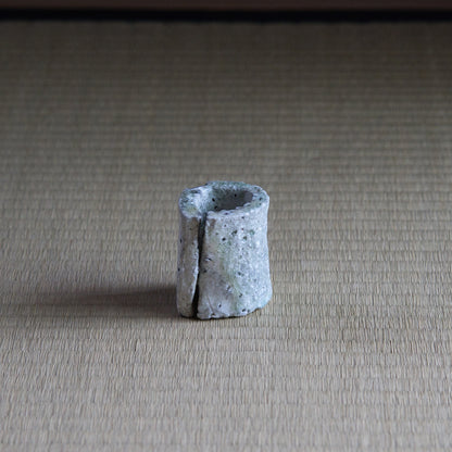 UXTY16 辻村唯 自然釉細蓋置