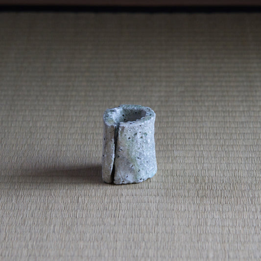 UXTY16 辻村唯 自然釉細蓋置