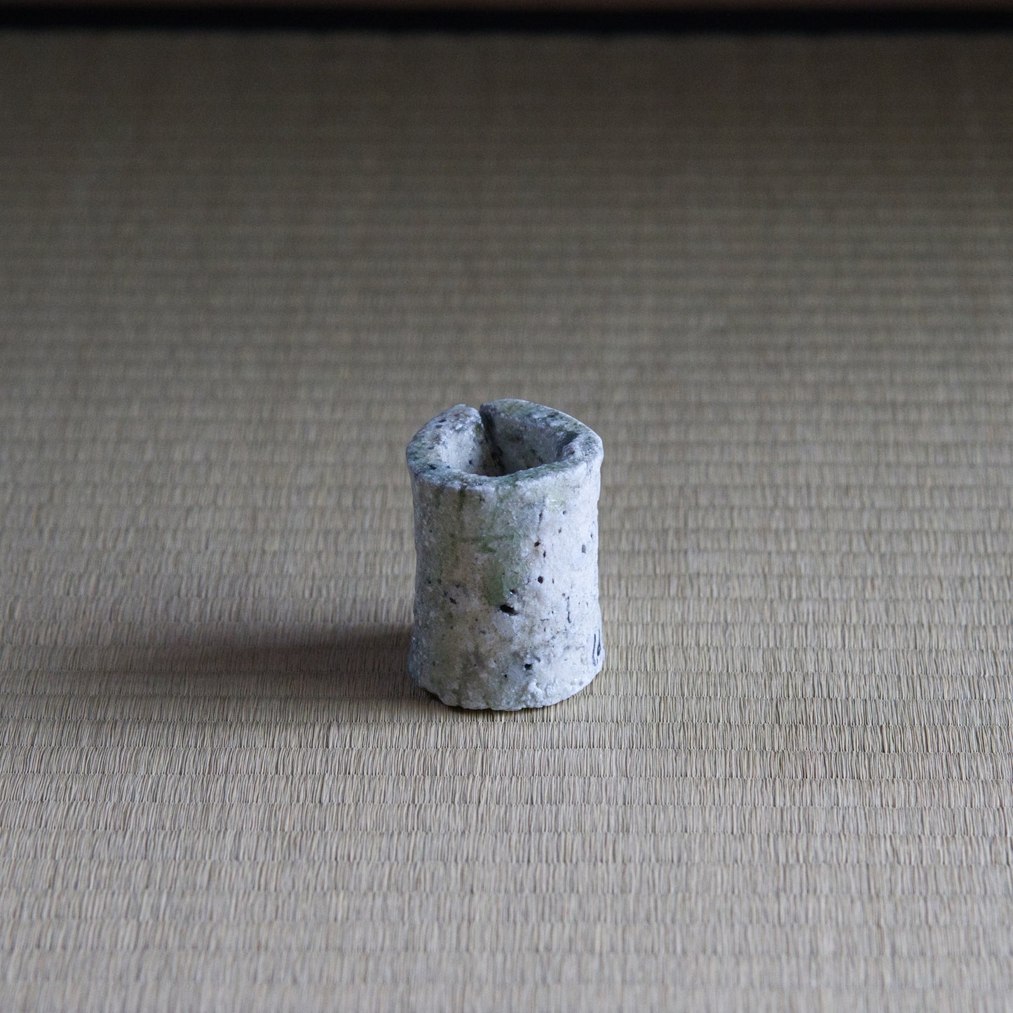 UXTY16 辻村唯 自然釉細蓋置