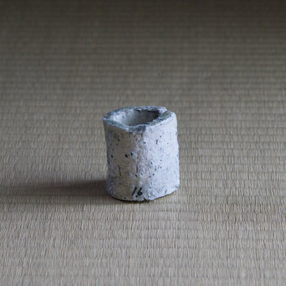 UXTY16 辻村唯 自然釉細蓋置