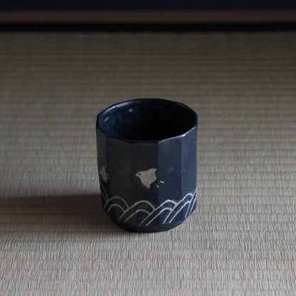 UXSM1 志村睦彦 黒釉白泥千鳥文火入