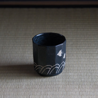 UXSM1 志村睦彦 黒釉白泥千鳥文火入