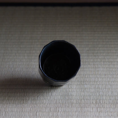 UXSM1 志村睦彦 黒釉白泥千鳥文火入