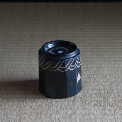 UXSM1 志村睦彦 黒釉白泥千鳥文火入