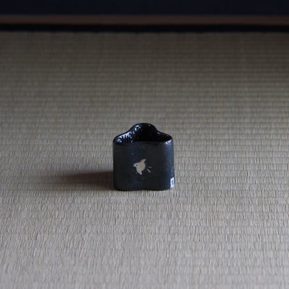 UXSM8 志村睦彦 黒釉白泥千鳥文蓋置