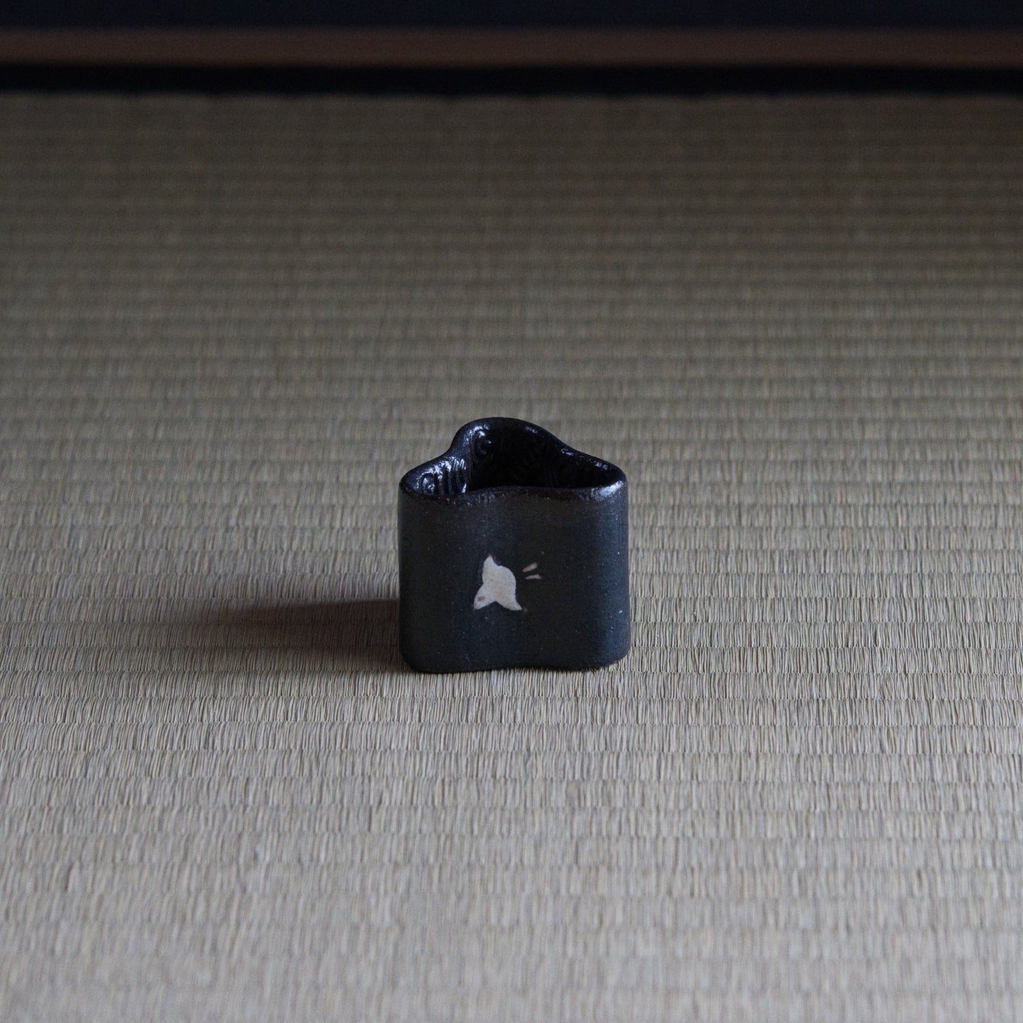 UXSM8 志村睦彦 黒釉白泥千鳥文蓋置