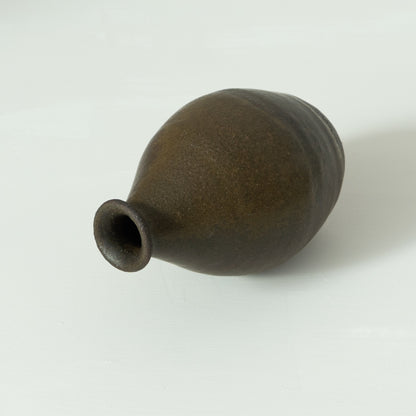 Rui Mito: Kuro-Karatsu Tokkuri (Sake Bottle)