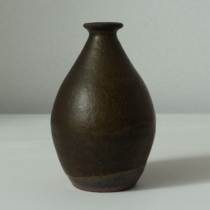 三藤るい　黒唐津徳利