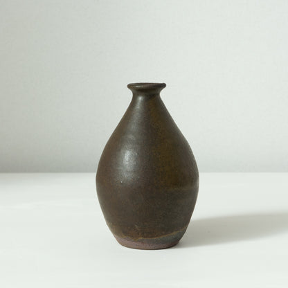 Rui Mito: Kuro-Karatsu Tokkuri (Sake Bottle)