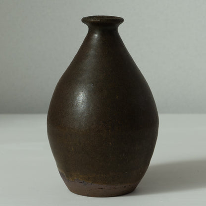 三藤るい　黒唐津徳利