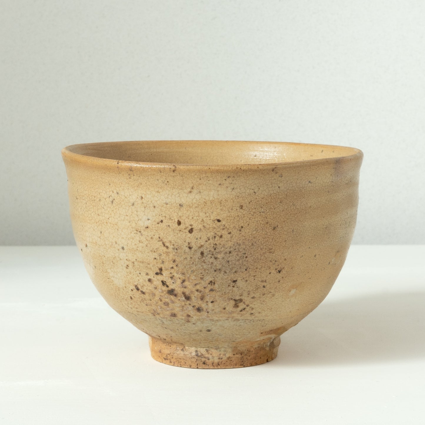 内村慎太郎　玉子手茶盌