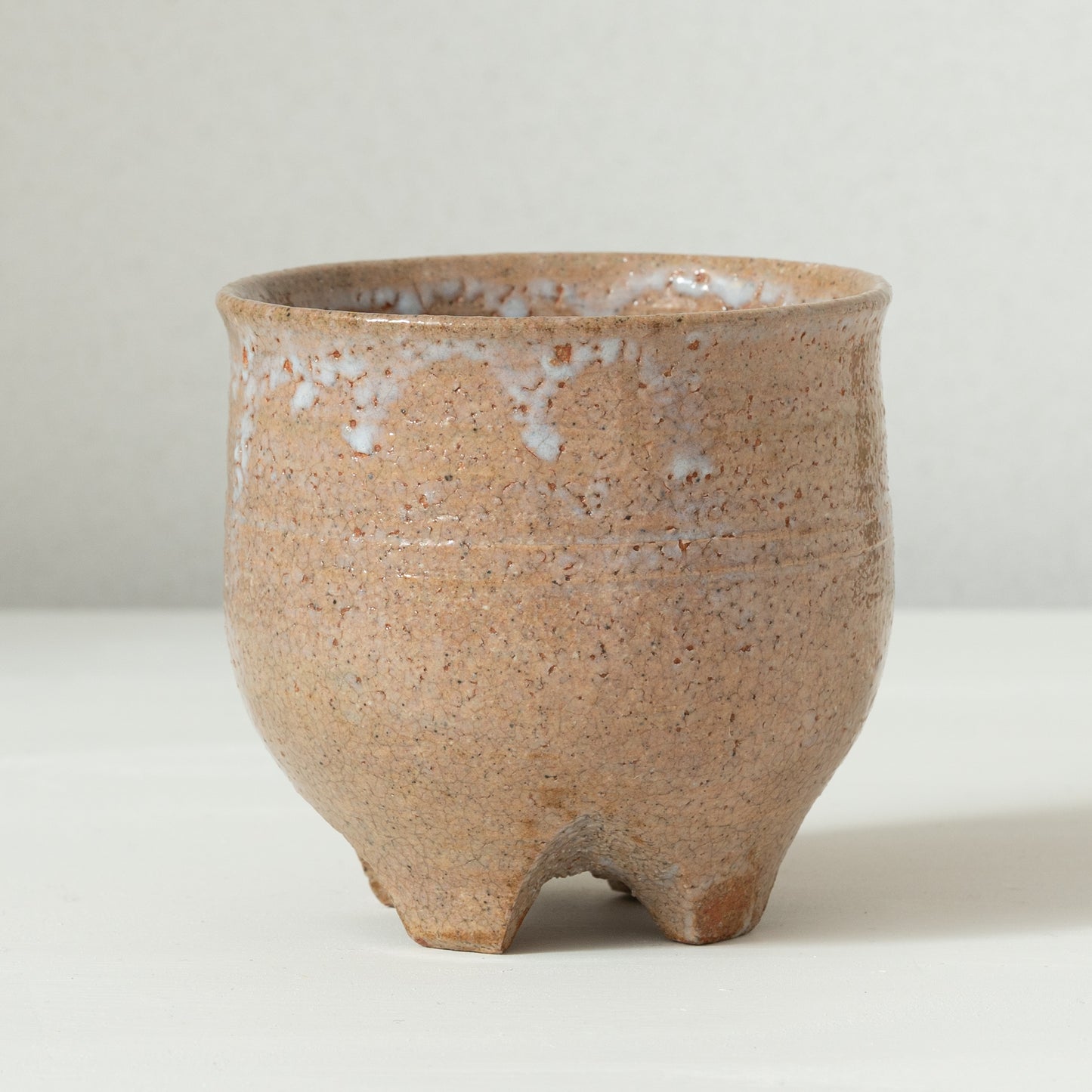 Tori Yoshino｜Hagi Daidou split foot tea bowl