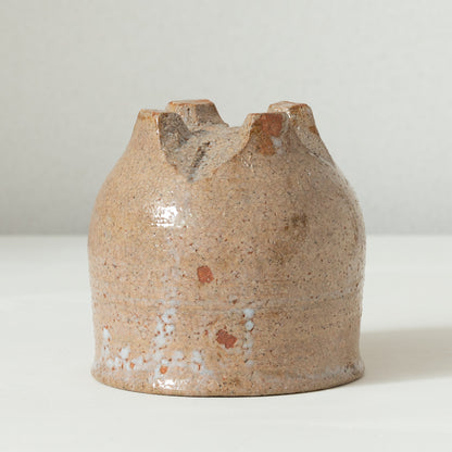 Tori Yoshino｜Hagi Daidou split foot tea bowl