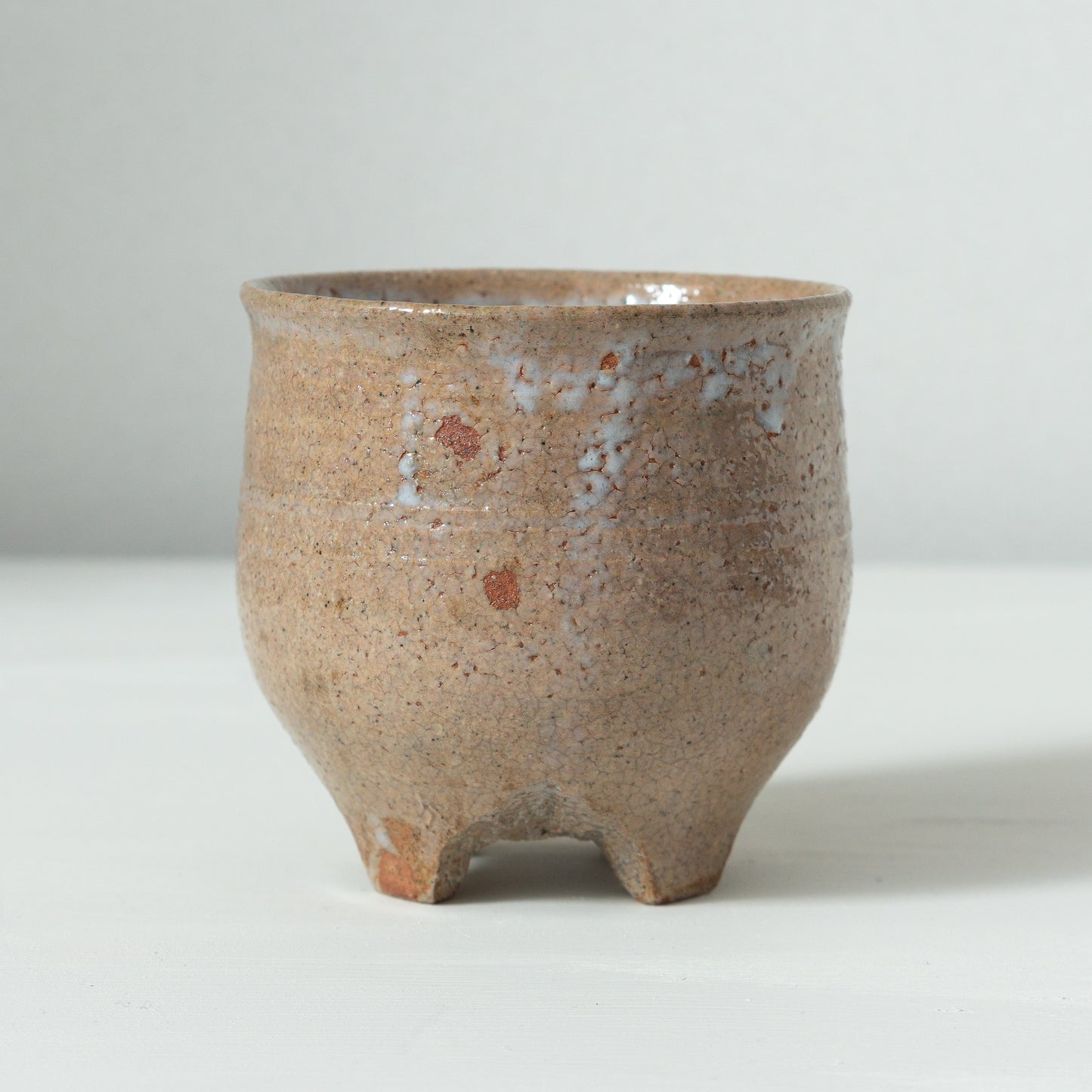 Tori Yoshino｜Hagi Daidou split foot tea bowl