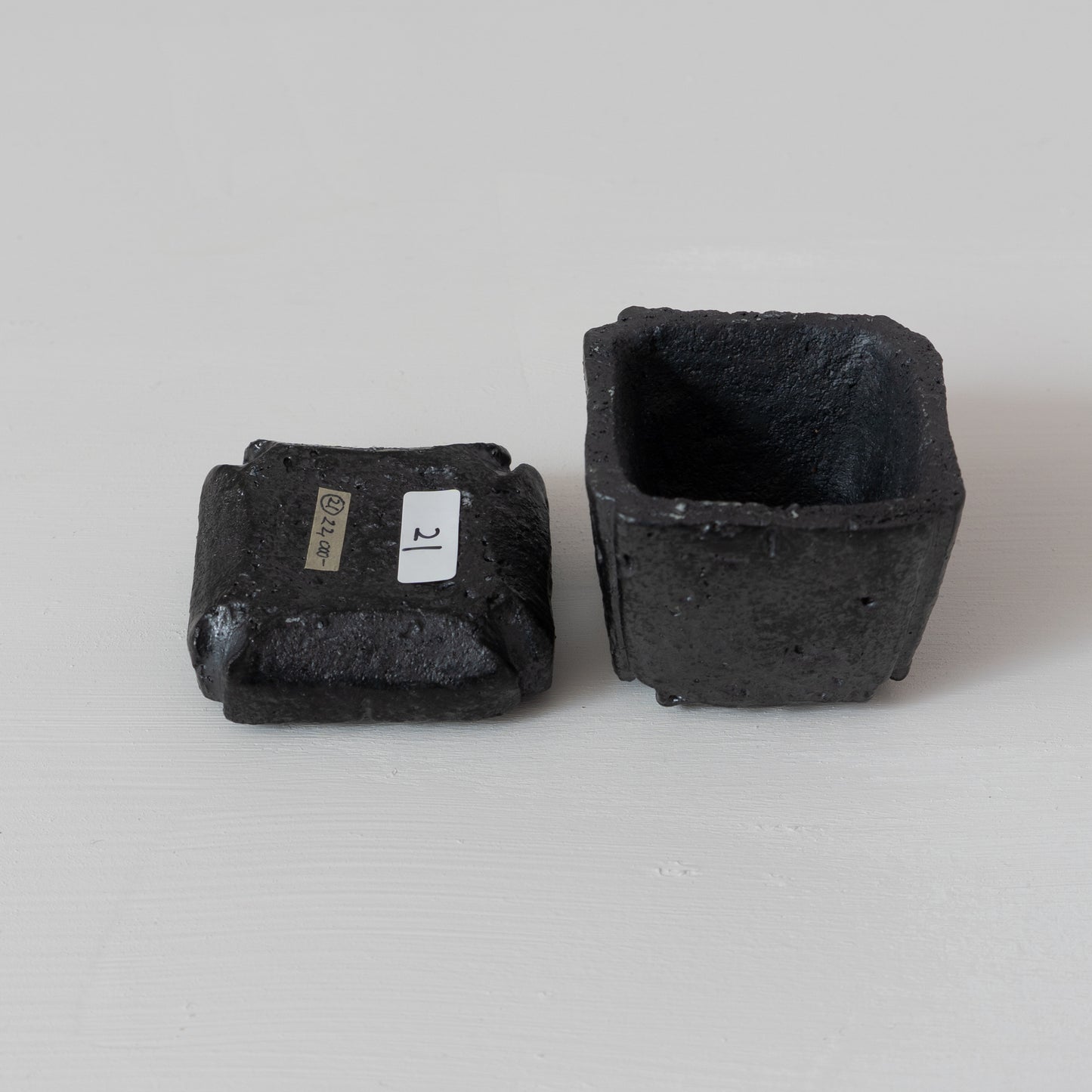 明賀亘史　黒唐津香合