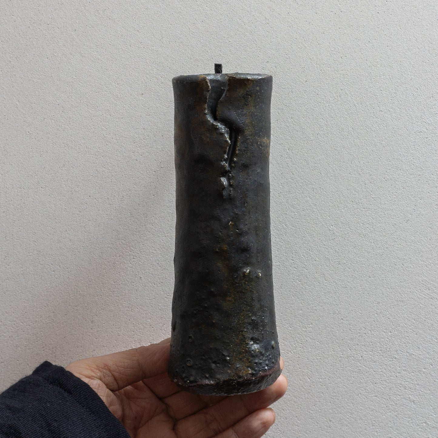 明賀亘史　黒唐津掛花入