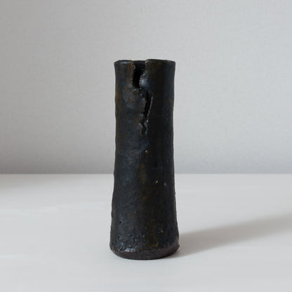 明賀亘史　黒唐津掛花入