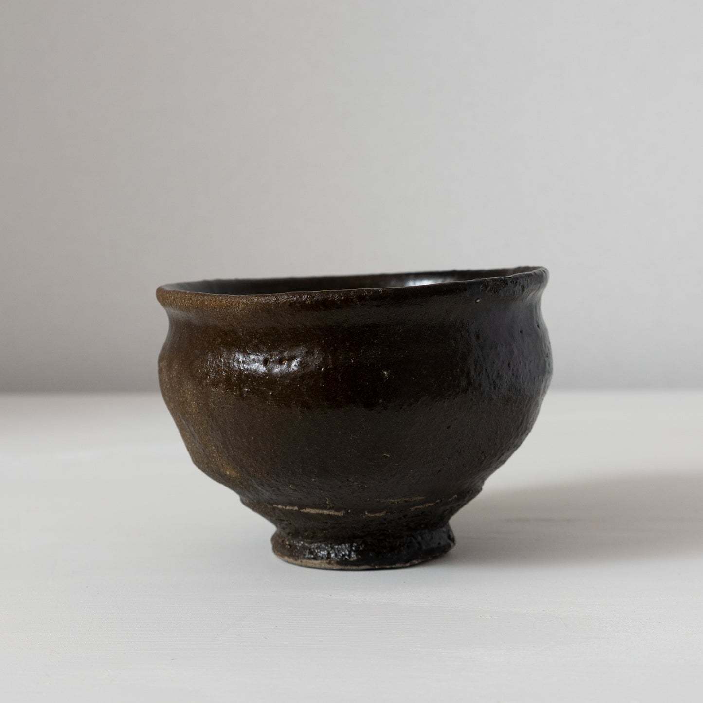 三藤るい　黒唐津茶碗