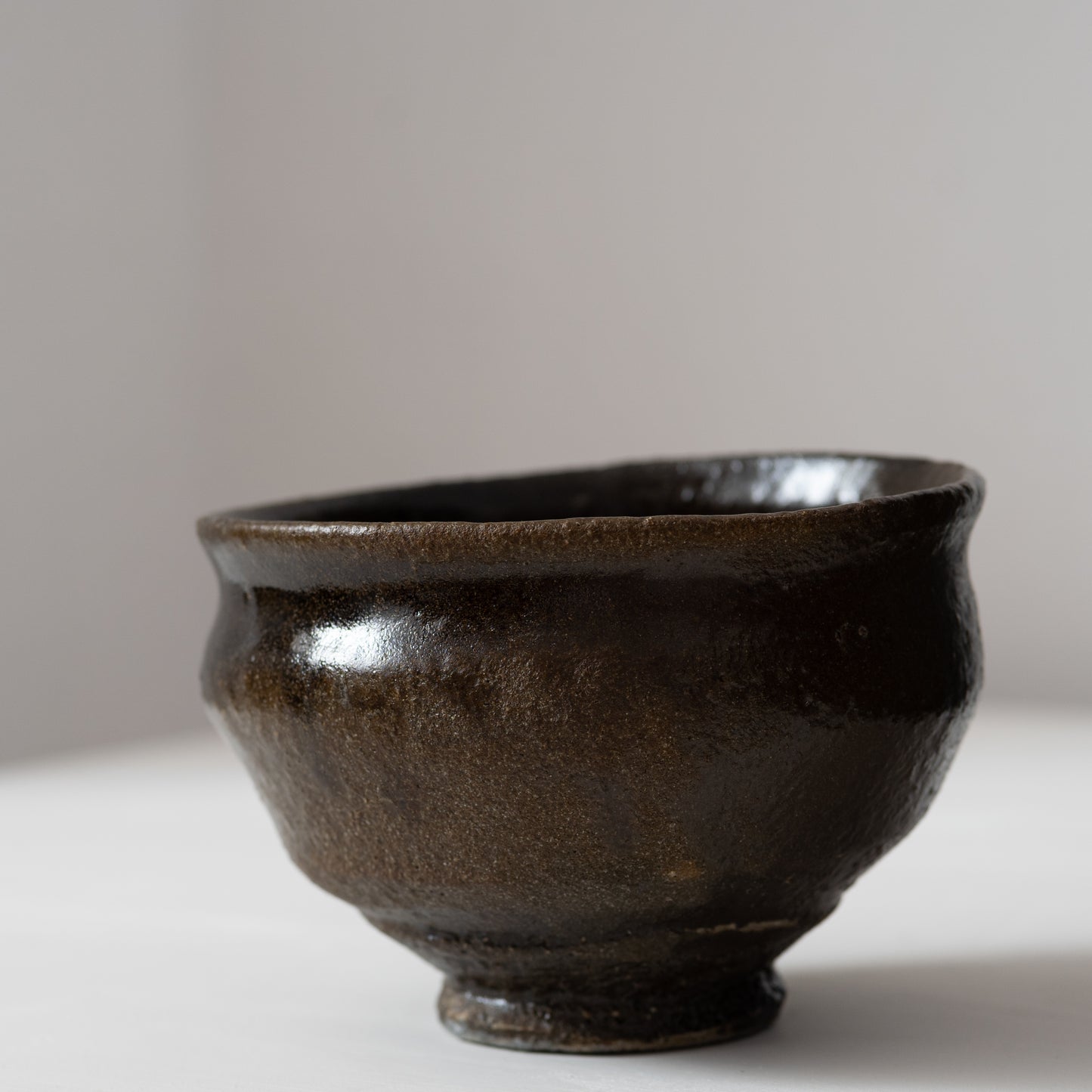 三藤るい　黒唐津茶碗