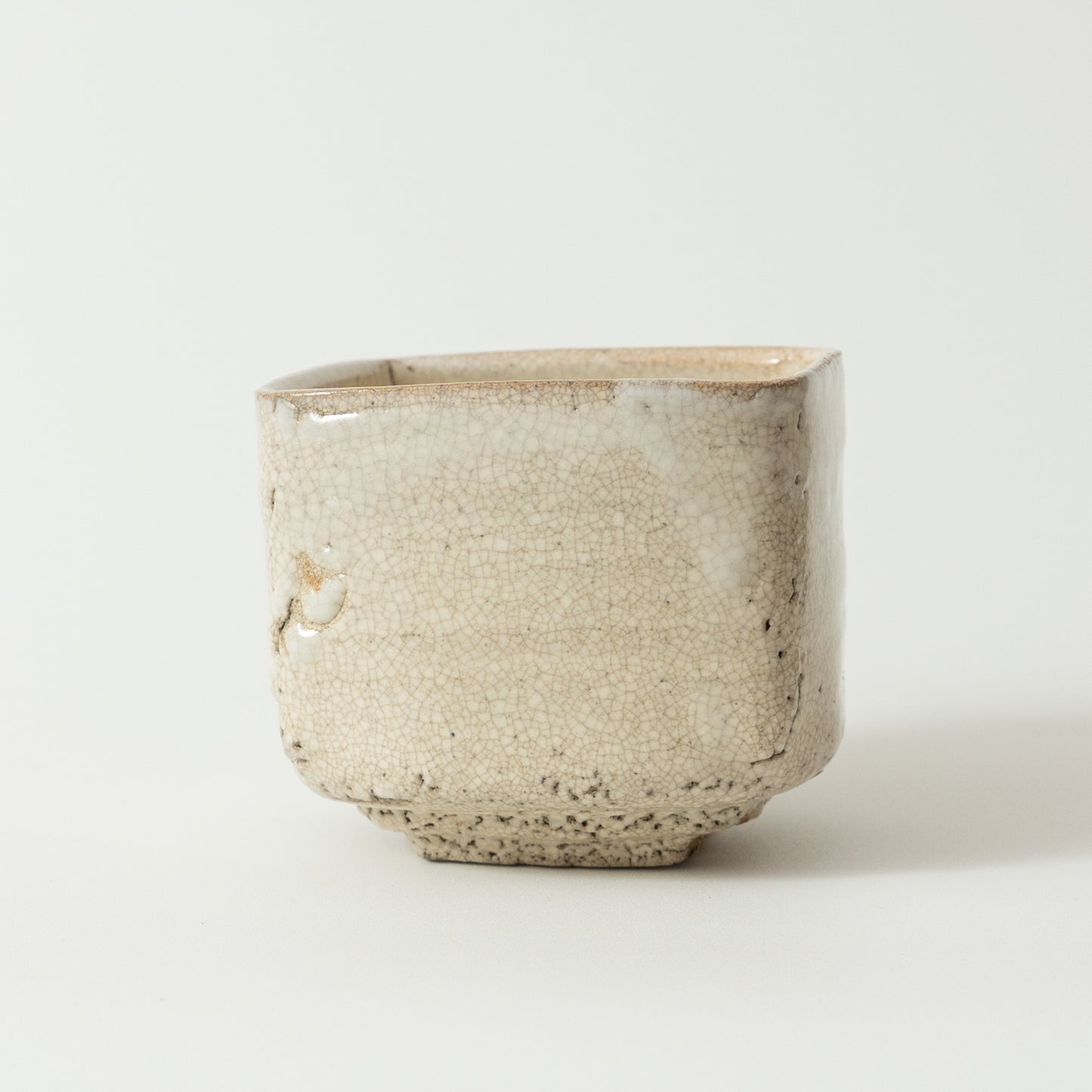 吉野桃李　萩堅手四方茶盌
