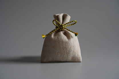 〈ゆらすかおり〉【一点もの】古裂正絹組紐匂い袋G