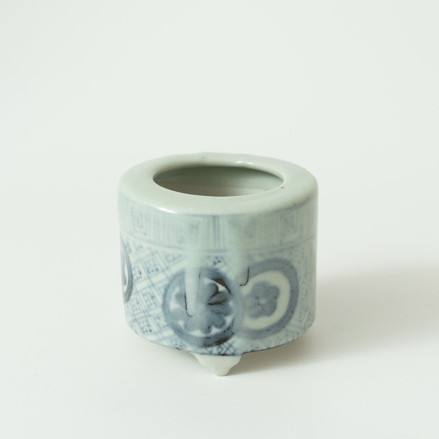 宮岡麻衣子　染付香炉