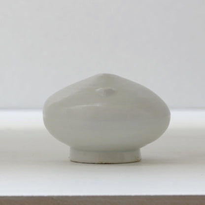 AI27 白磁水滴　伊藤明美