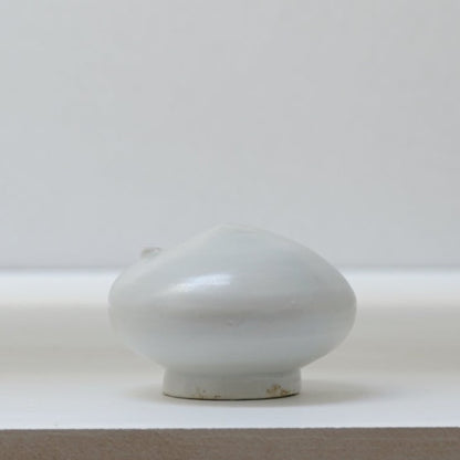 AI27 白磁水滴　伊藤明美